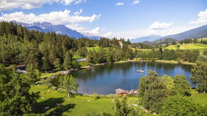 laghi-balneabili-tirolo-acqua-eccellente-caldo-discover