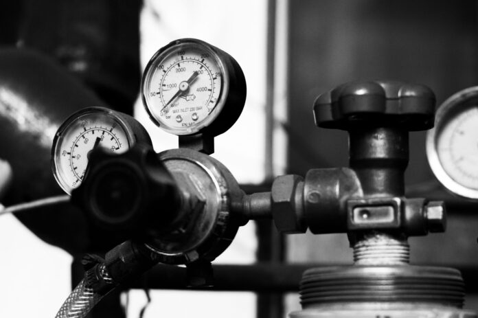 pexels-photo-16679540 pressure measurement tools